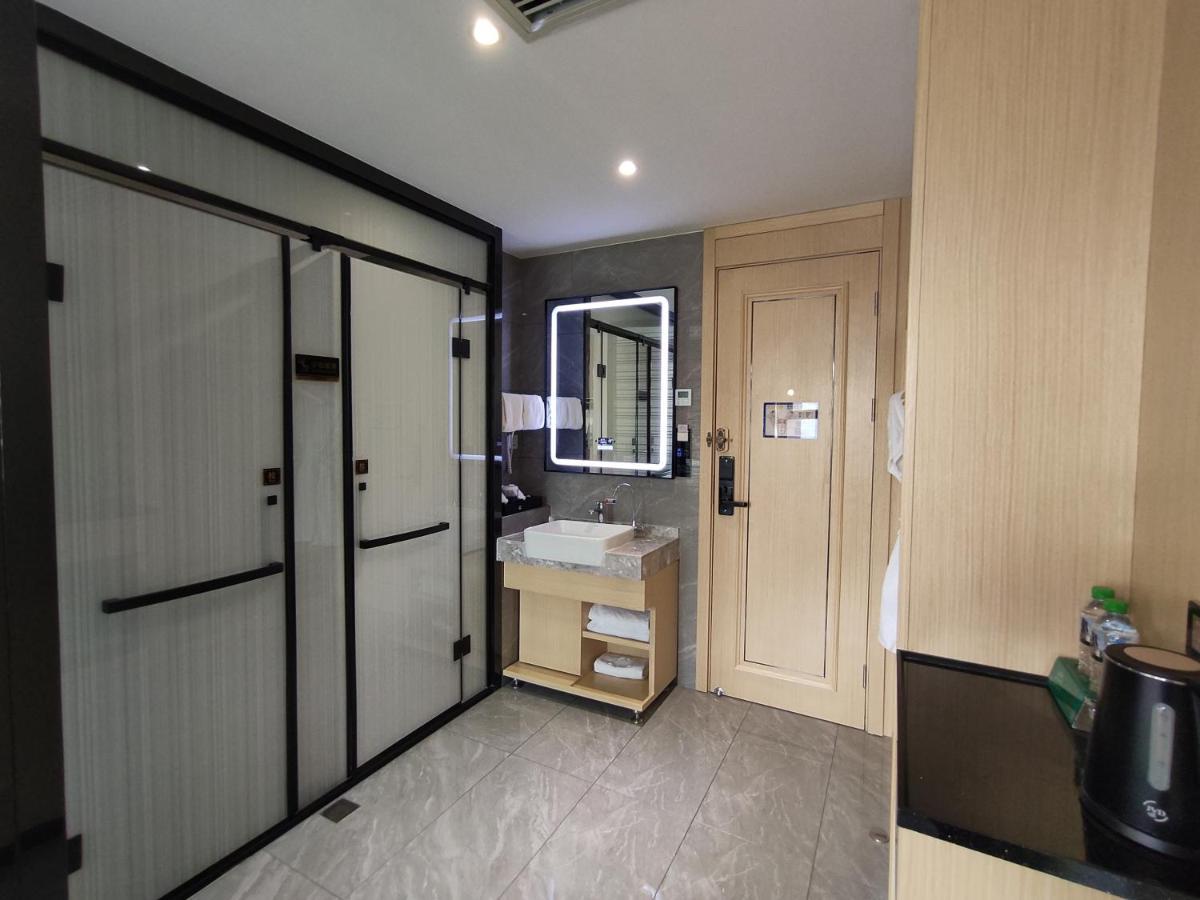 Lanzhou Hualian Hotel Exterior photo