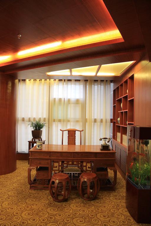 Lanzhou Hualian Hotel Exterior photo