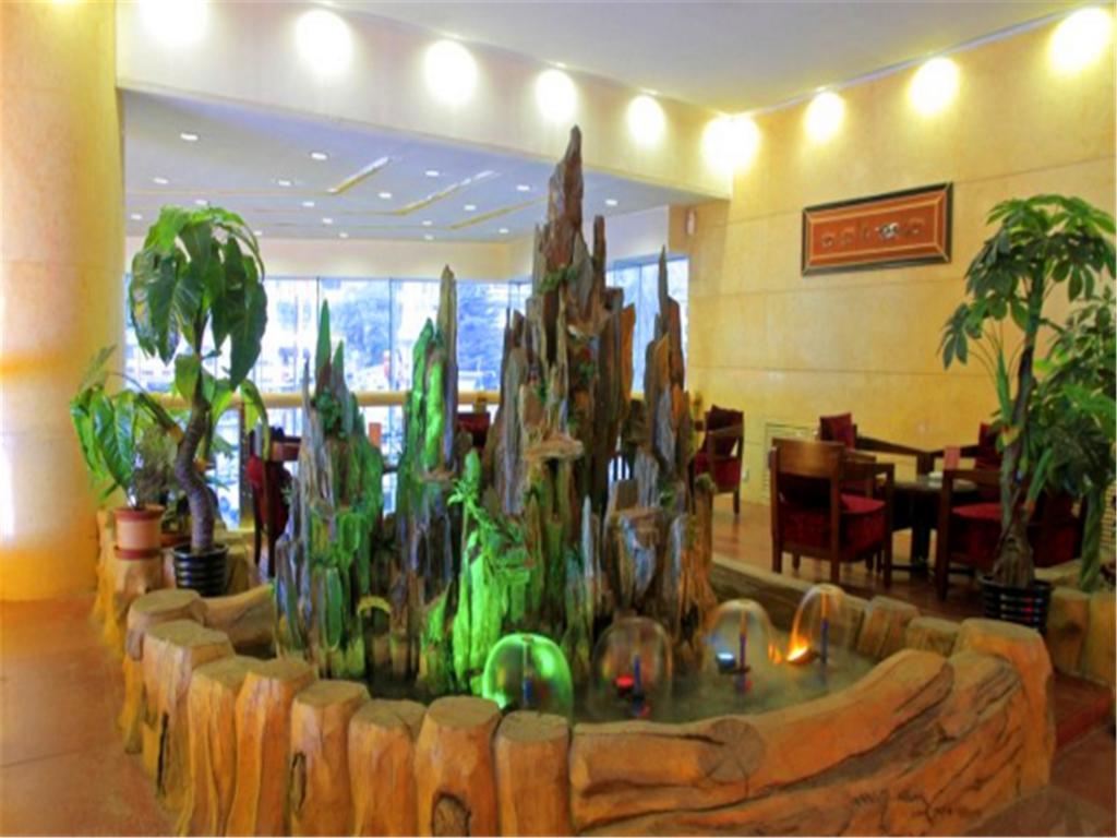 Lanzhou Hualian Hotel Exterior photo