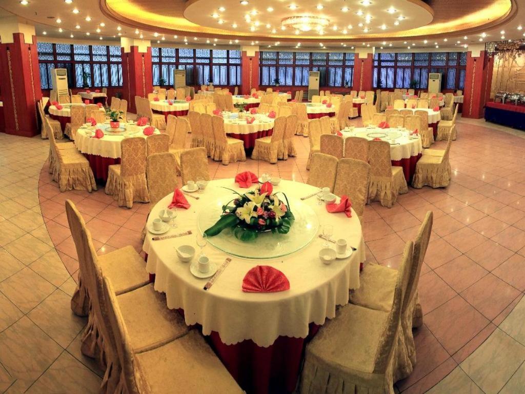 Lanzhou Hualian Hotel Exterior photo