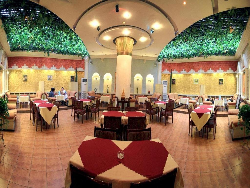 Lanzhou Hualian Hotel Exterior photo
