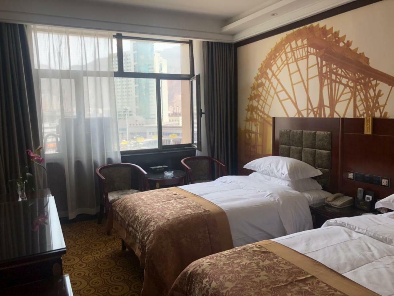 Lanzhou Hualian Hotel Exterior photo