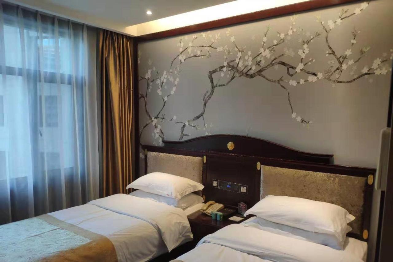 Lanzhou Hualian Hotel Exterior photo